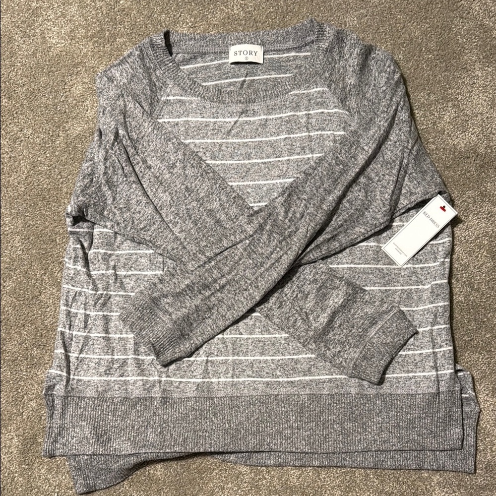 Red Dress Story women’s sweater